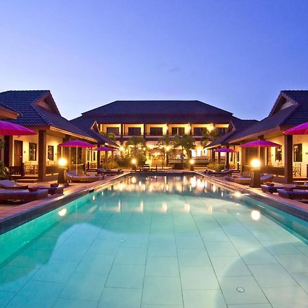 Rose Bay Resort Pattaya Bagian luar foto