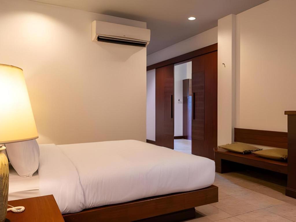 Rose Bay Resort Pattaya Bagian luar foto