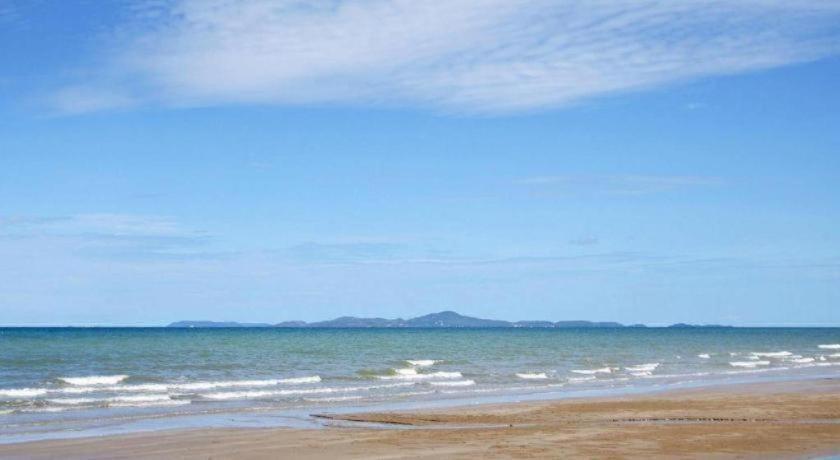 Rose Bay Resort Pattaya Bagian luar foto