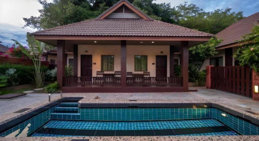Rose Bay Resort Pattaya Bagian luar foto