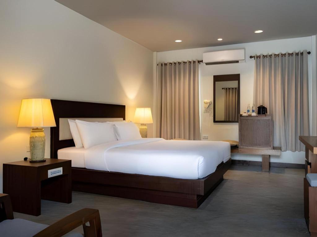 Rose Bay Resort Pattaya Bagian luar foto