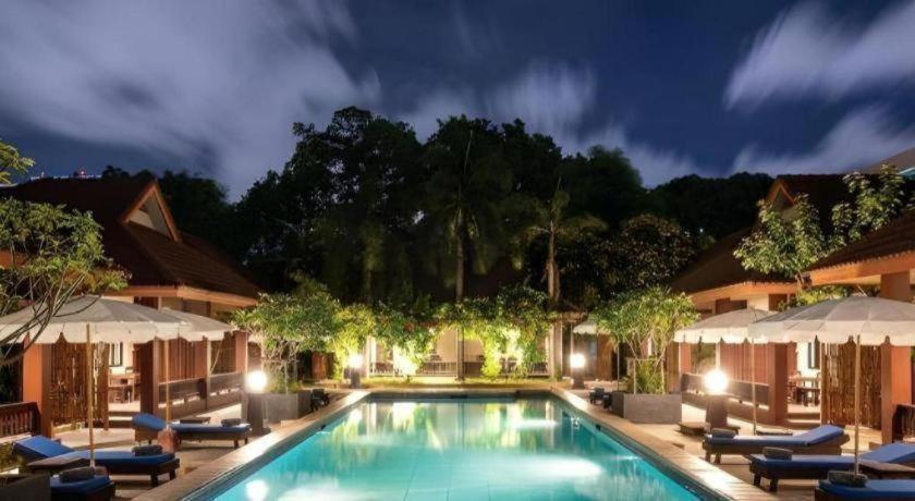 Rose Bay Resort Pattaya Bagian luar foto