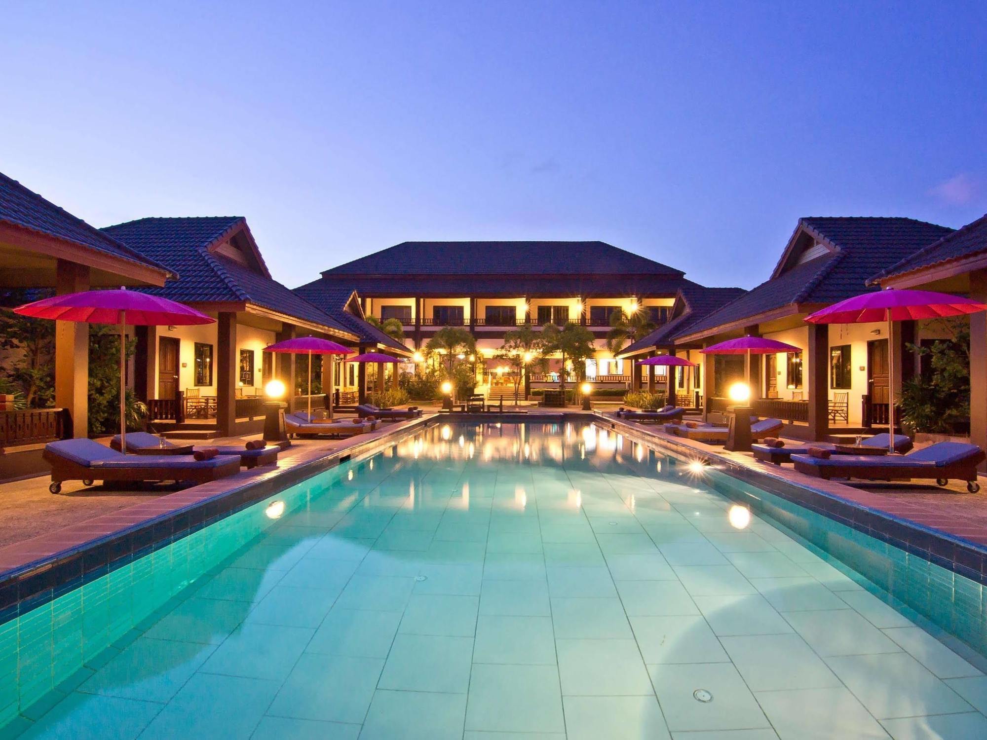 Rose Bay Resort Pattaya Bagian luar foto